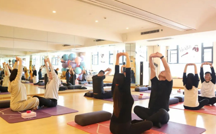 禧月薈月子中心舞韻雙人瑜伽，展現(xiàn)孕動之美3